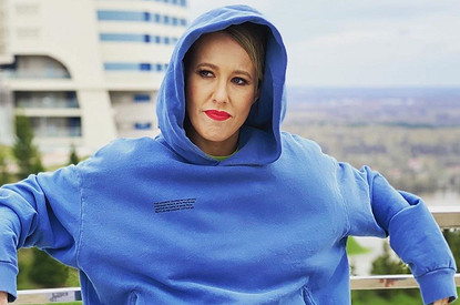 «Мое пение можно слушать вечно»: Ксения Собчак опубликовала песню, в которой высмеяла Собянина и слухи о Билле Гейтсе (видео)