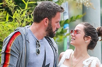 Влюбленный Бен Аффлек покрасил бороду и помолодел на 10 лет