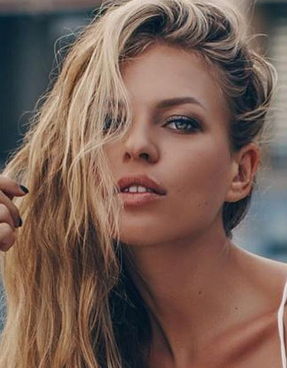 Рита Дакота заступилась за «продажных звезд» перед Катей Гордон