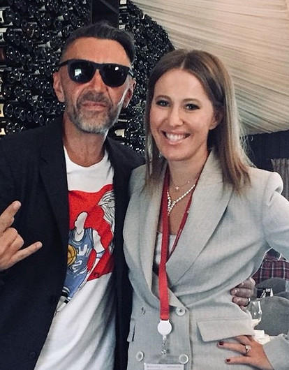 Ксения Собчак заявила, что молодая жена Шнурова развалила группу «Ленинград»