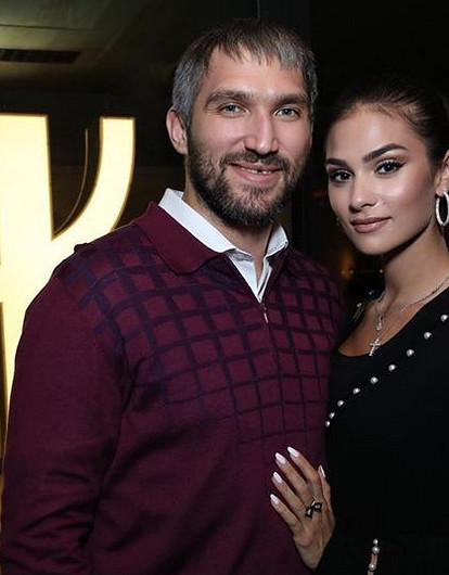 Анастасия Шубская показала первую встречу новорожденного сына Овечкина со старшим братом