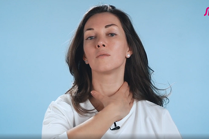 Императорский массаж Кобидо: 8 приемов для зоны шеи и декольте (видео)