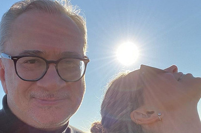 Вера Брежнева с Константином Меладзе и младшей дочерью Сарой спели песню про коронавирус (смешное видео)