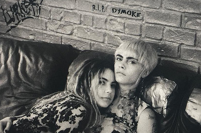 Кара Делевинь развелась с Эшли Бенсон после двух лет отношений (не выдержали самоизоляции?)