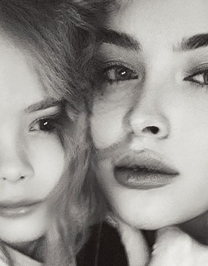 «Секрет худобы — колеса»: 6-летняя дочь Тимати и Алены Шишковой насмешила маму своим бьюти-советом (видео)