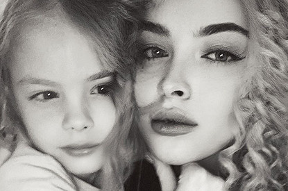 «Секрет худобы — колеса»: 6-летняя дочь Тимати и Алены Шишковой насмешила маму своим бьюти-советом (видео)