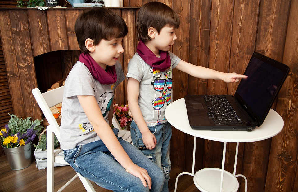 Дети и Интернет: 3 самых важных правила безопасности в сети (и как их донести до ребенка)