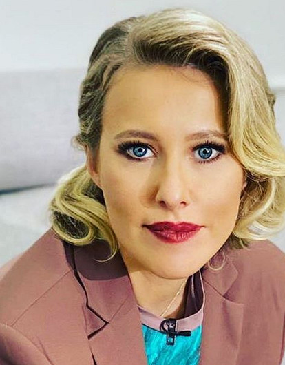 «Не дождетесь!»: Ксения Собчак залезла в гроб (видео)