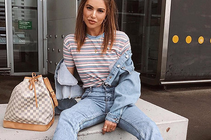 Назад в 90-е: с чем носить мом-джинсы (47 крутых образов на фото)