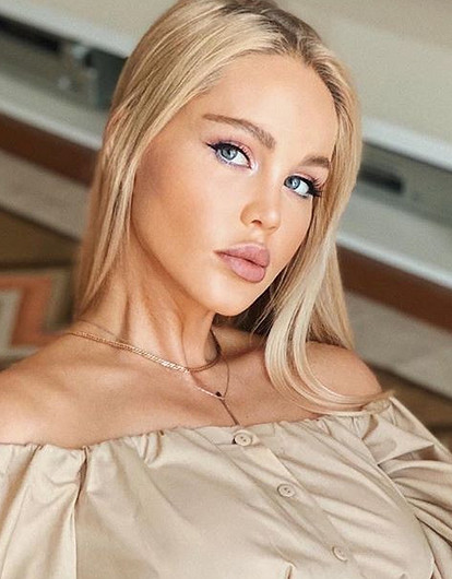 Мария Погребняк выстригла сама себе челку (и осталась довольна)