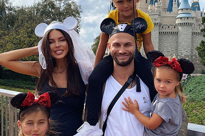 Оксана Самойлова и Джиган подарили дочерям бородатых ящериц (видео)