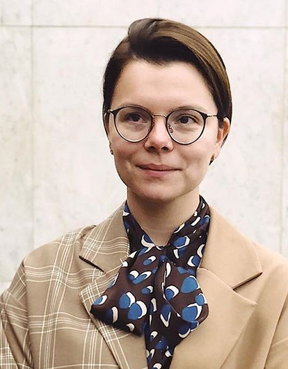 «Выгляжу, как бабушка»: молодая жена Петросяна ответила хейтерам