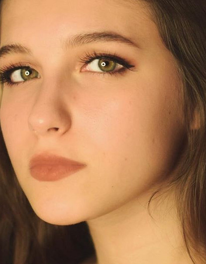 18-летняя дочь Екатерины Климовой устроила первую ню-фотосессию (маме понравилось)