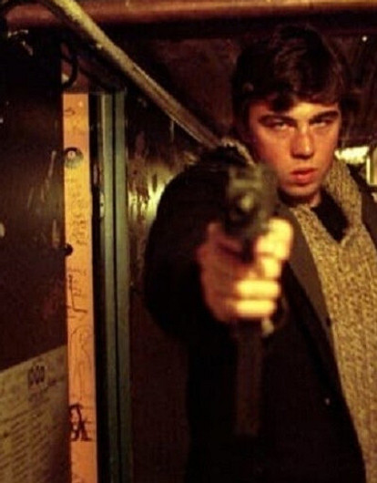 Первый канал вместо титров к фильму «Брат-2» показал кадры протестов в США (под песню «Гудбай, Америка»)