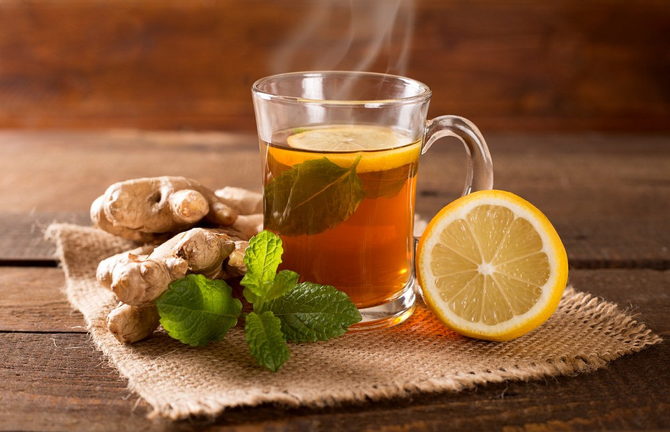 Для укрепления иммунитета и не только: польза чая с имбирем и лимоном (объясняет диетолог)
