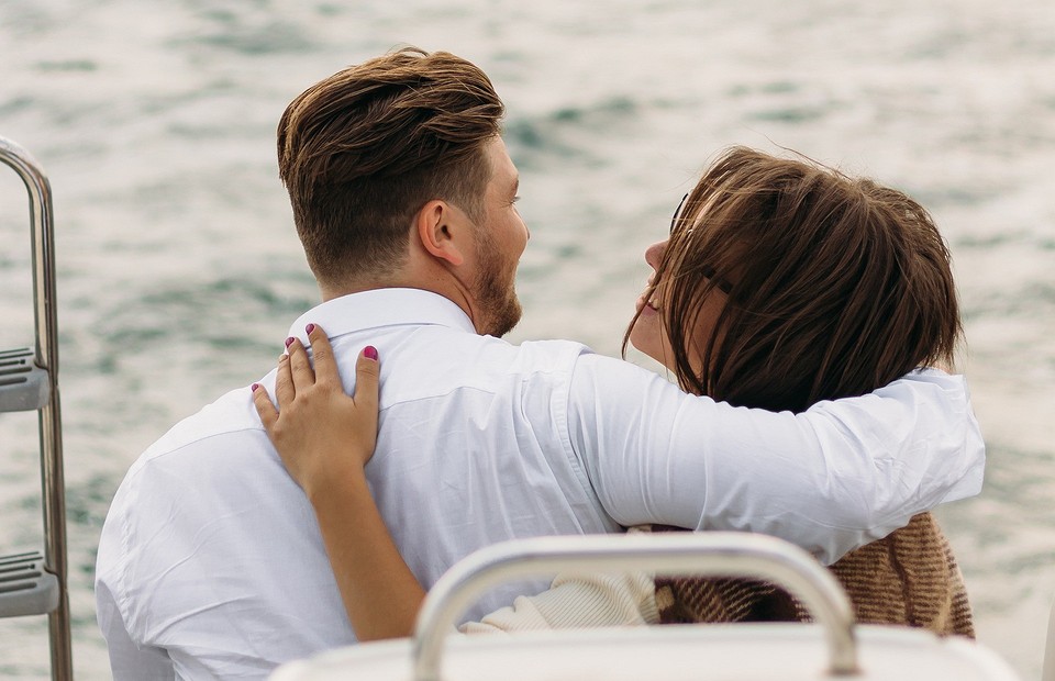 Как игнорировать мужчину, чтобы он захотел тебя: 11 секретов от психолога