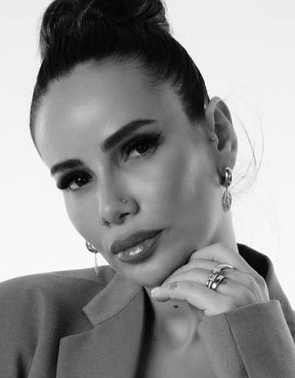 Айза после развода со вторым мужем вернула себе фамилию Гуфа (а не свою девичью)