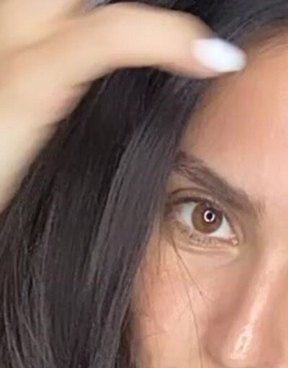 Певица Zivert вновь сменила цвет волос (теперь жгучая брюнетка)