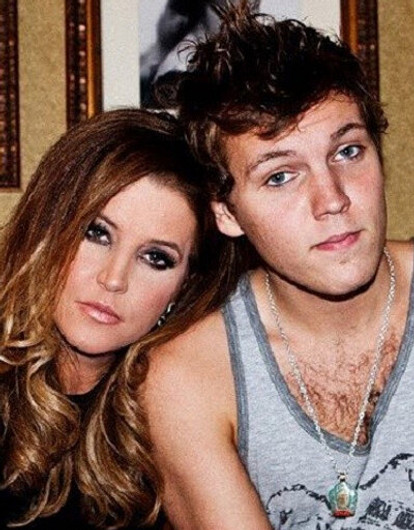 Внука Элвиса Пресли нашли мертвым в собственном доме