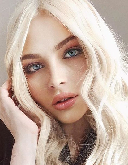 Алена Шишкова вновь стала блондинкой (так лучше)