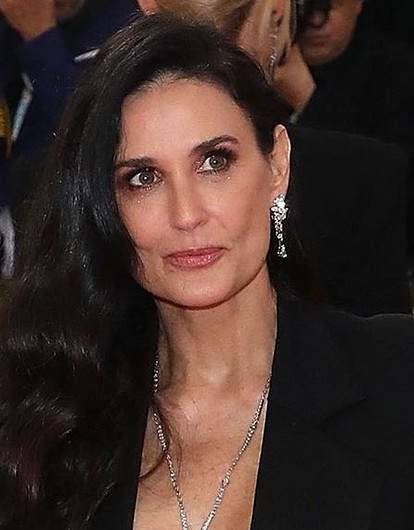 Деми Мур кардинально сменила имидж (теперь блондинка)