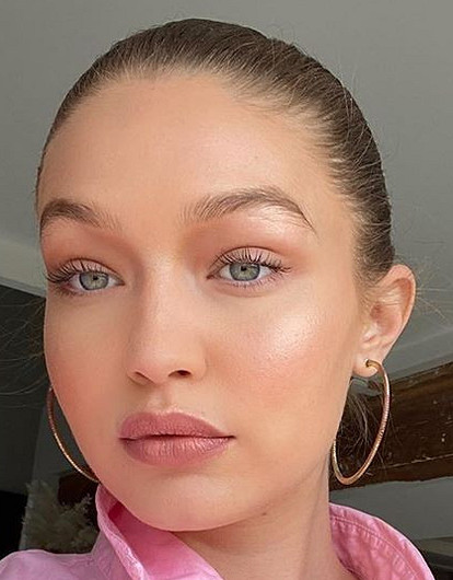 Беременная Джиджи Хадид впервые показала округлившийся живот (видео)