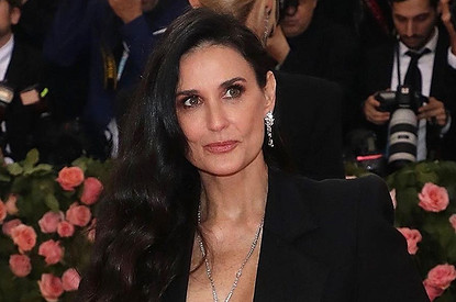 Деми Мур кардинально сменила имидж (теперь блондинка)