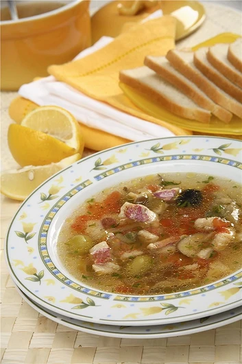 Солянка из морского окуня