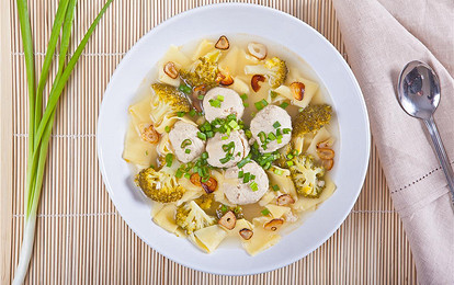 Куриный суп с лапшой