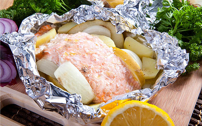 Семга с картофелем, запеченная в фольге 