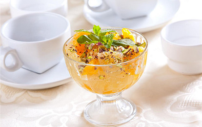  Десерт из грейпфрута и апельсина с орехами