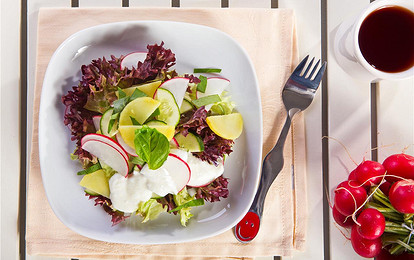 Салат из редиса и картофеля