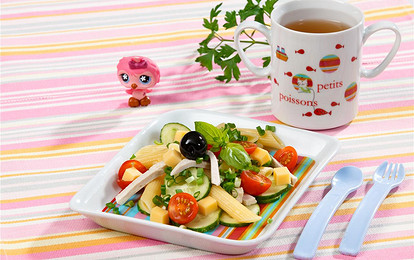 Греческий салат с макаронами