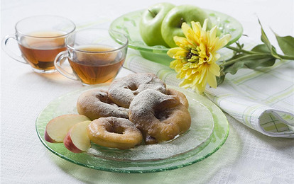 Русские пончики с яблоками