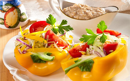 Салат с ореховым соусом