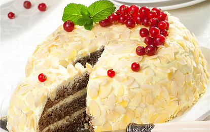 Йогуртовый торт с ягодами