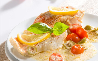 Филе окуня с помидорами