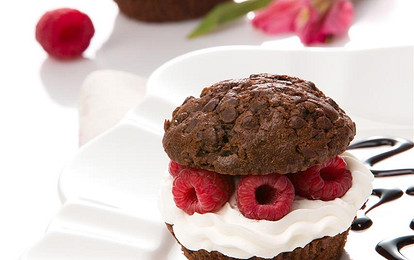 Пирожные с малиной