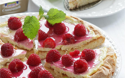 Пирог с малиной