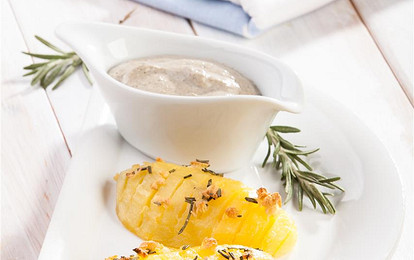 Картофель с грибным соусом