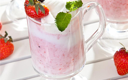 Ягодный коктейль с кефиром