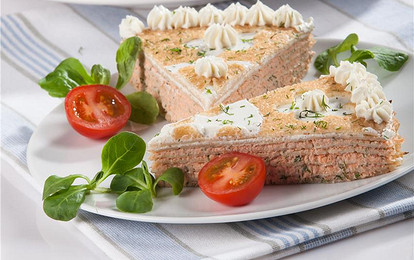 Блинный пирог с семгой