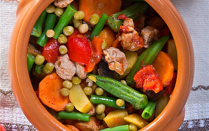 Гювеч со свининой и овощами 