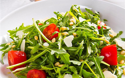 Салат с рукколой