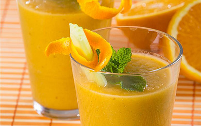 Густой коктейль из яблок и моркови