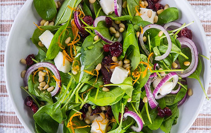 Легкий салат из шпината