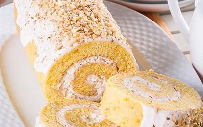 Рулет с сырно- ореховым кремом