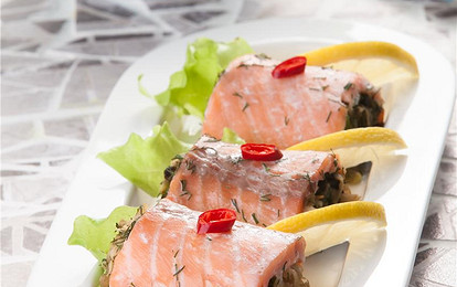 Семга с яблочной начинкой