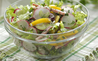 Салат с редисом