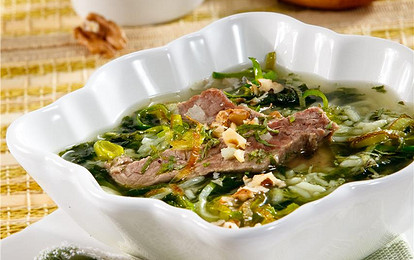 Суп из говядины со шпинатом